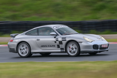 Jazda za kierownicą Porsche 911 po torze (3 okrążenia)
